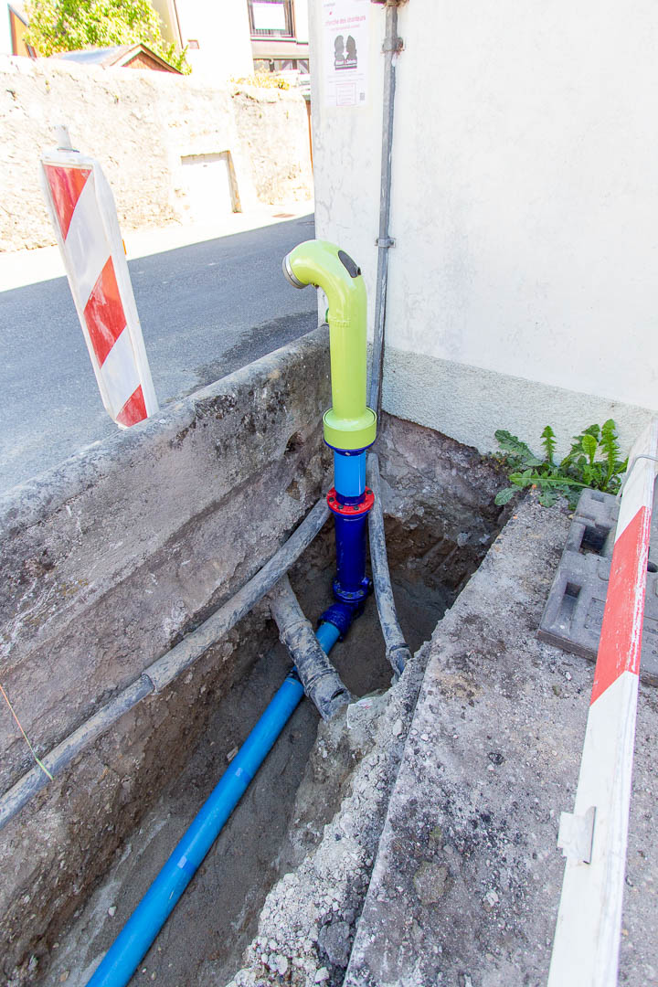 Déplacement d'une hydrante sur le réseau d'eau à Cressier